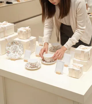 Registry merchandising expert